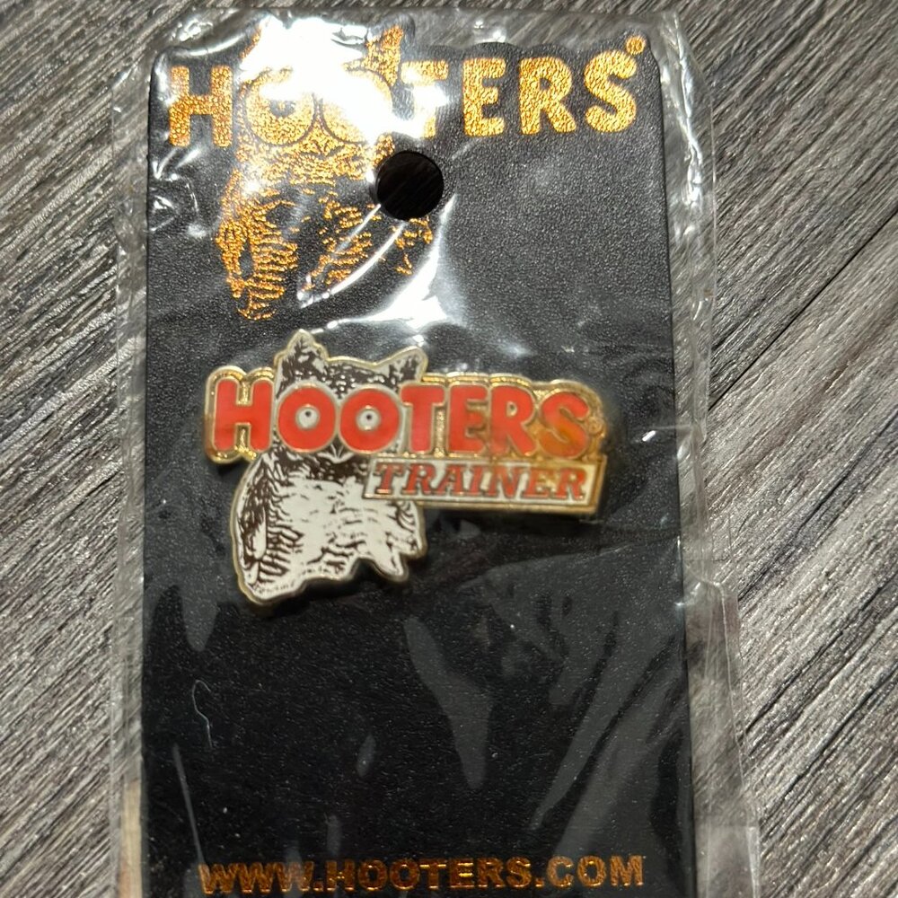Hooters Training Pin